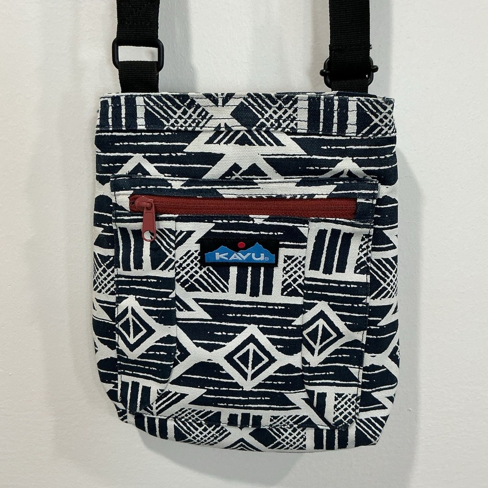 KAVU Keepalong Woman's Crossbody Purse/Bag ~ Black & White Aztec Geometric